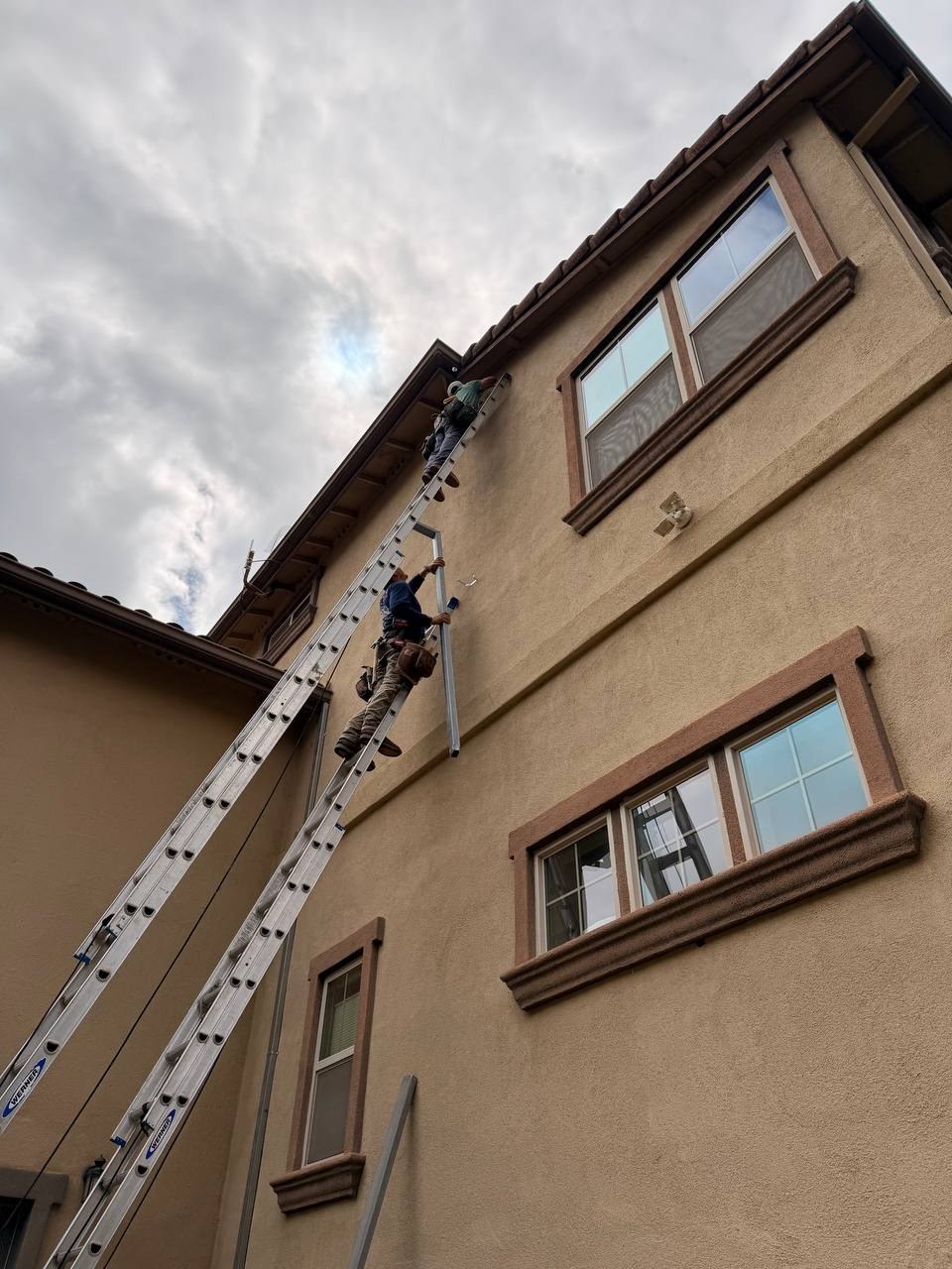 Gutters & exterior details