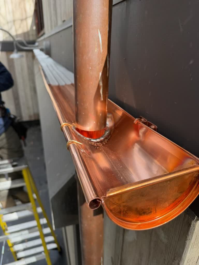 Copper half-round gutter installation